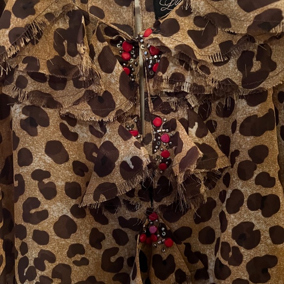 LaROK Leopard Embellished Ruffled V Neckline Tunic - Size M - Picture 9 of 12